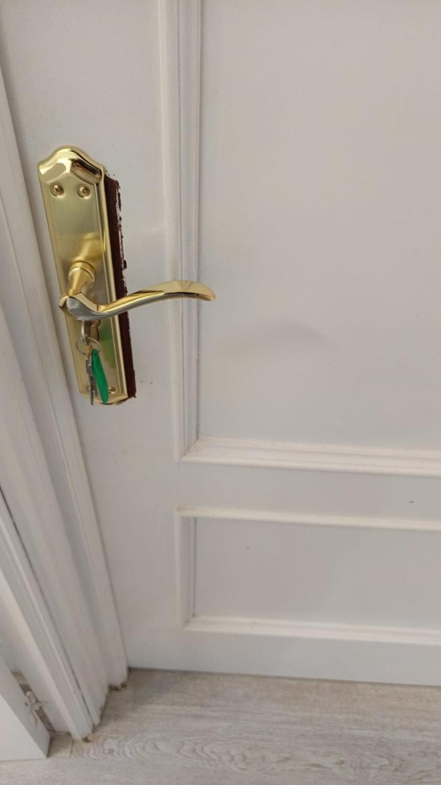 Habitaciones En Apartamento Compartido De Pozuelo de Alarcón Eksteriør billede